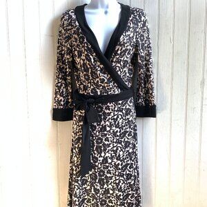 Diane Von Furstenberg Taurus Silk Black Cream Floral True Wrap Dress 3/4 Sleeve